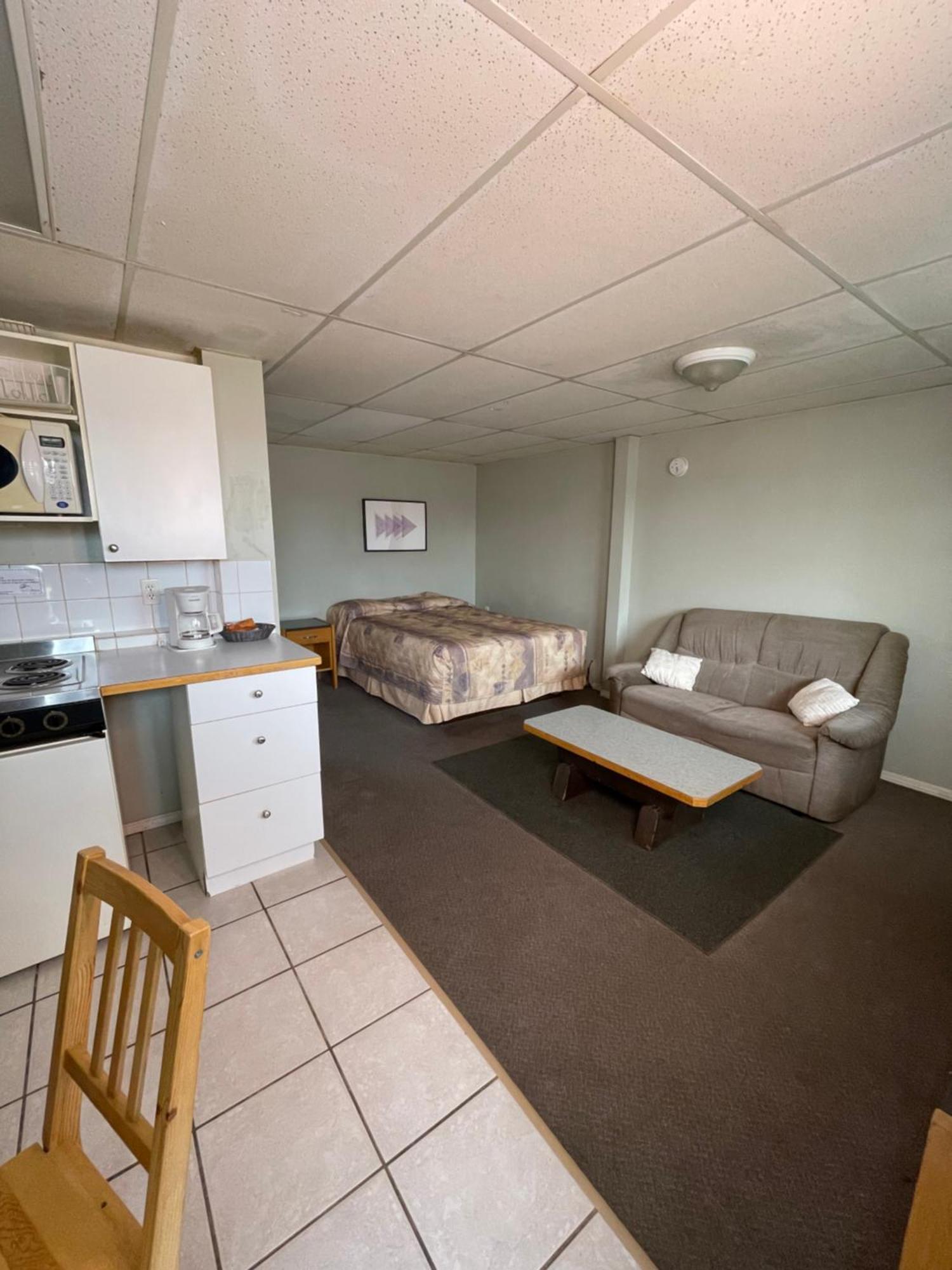 Raccoon Lodge Motel Sylvan Lake Exterior foto