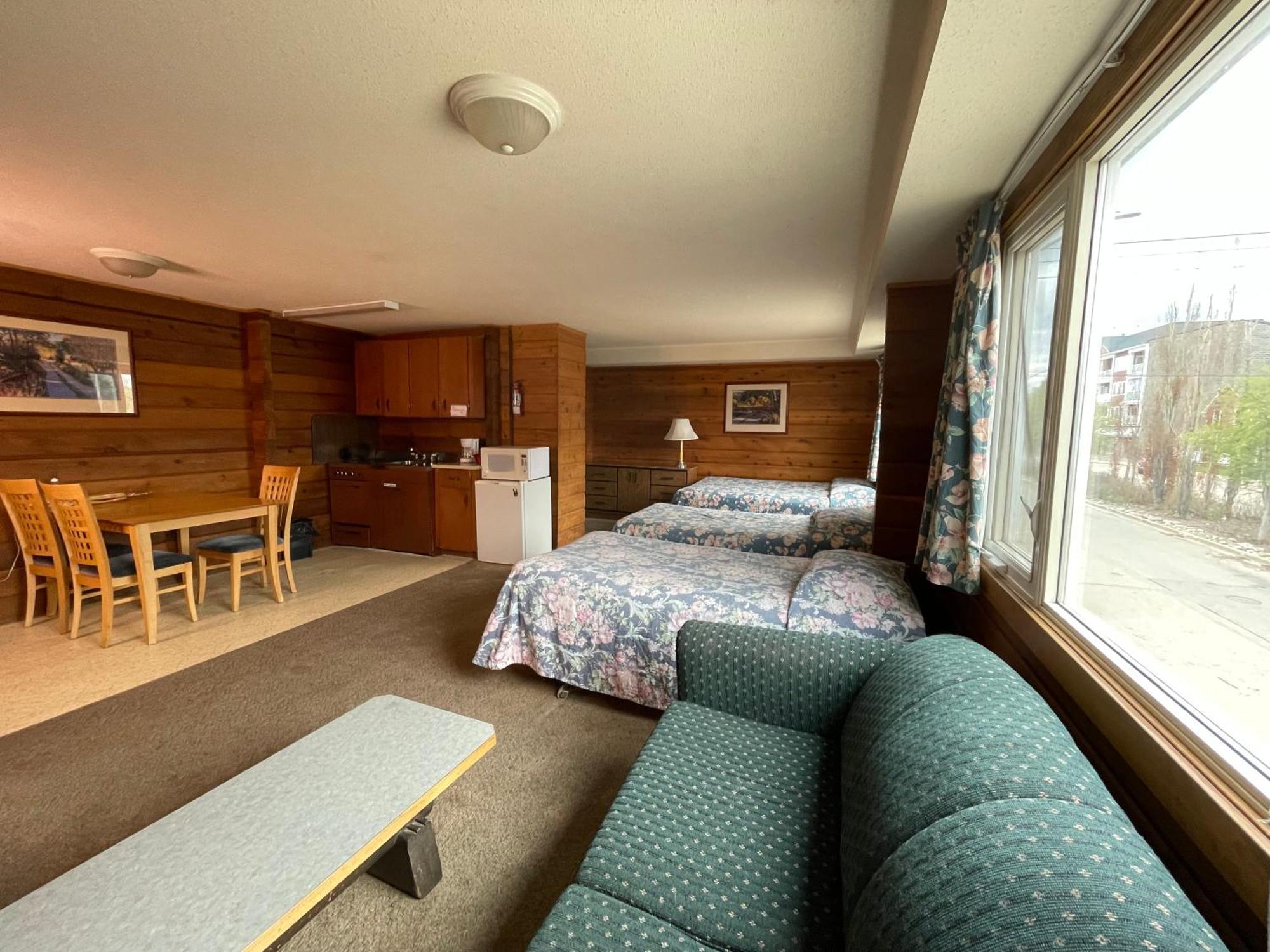 Raccoon Lodge Motel Sylvan Lake Exterior foto