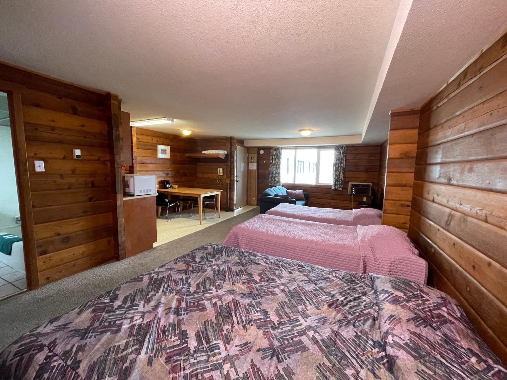Raccoon Lodge Motel Sylvan Lake Exterior foto